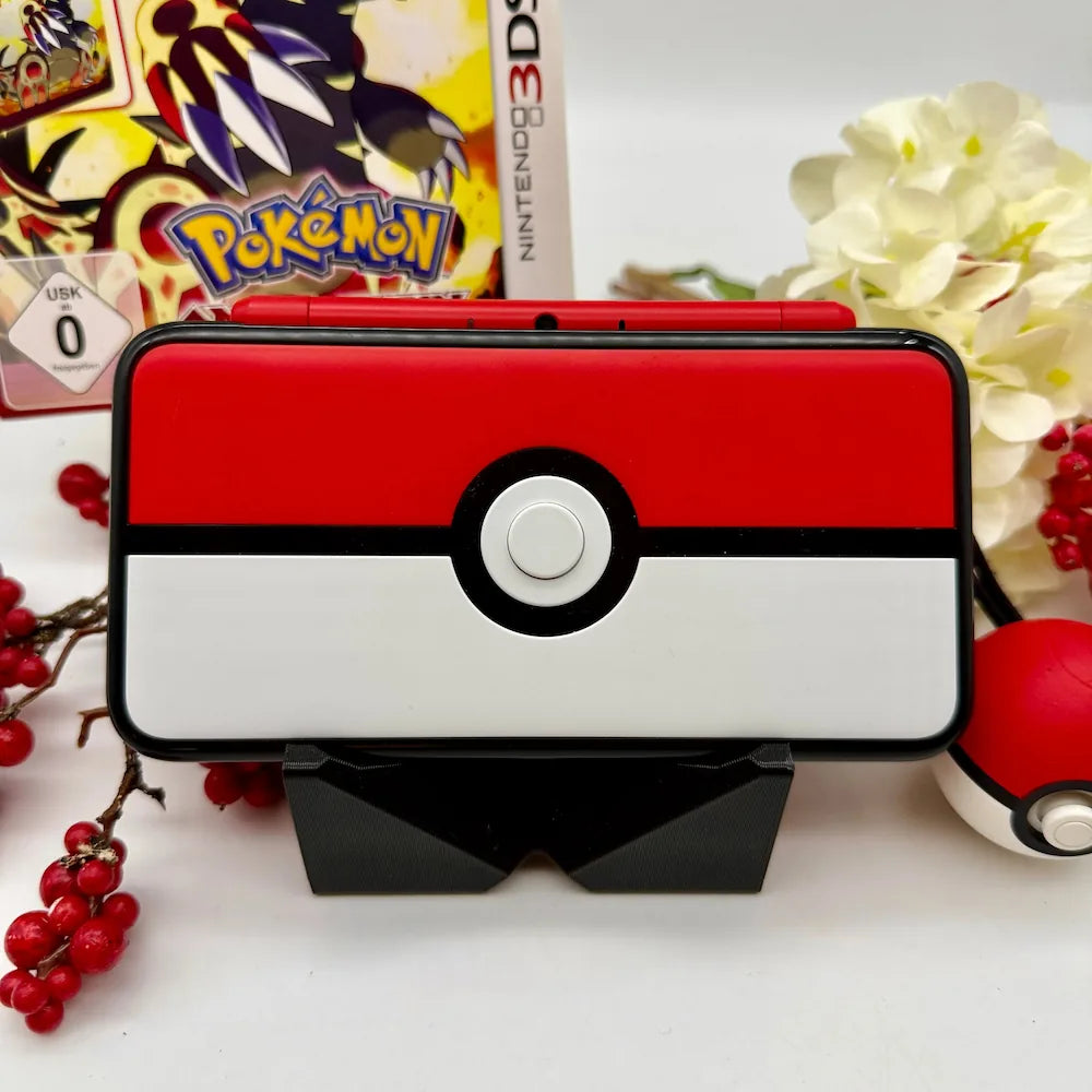 New Nintendo 2DS XL Pokeball